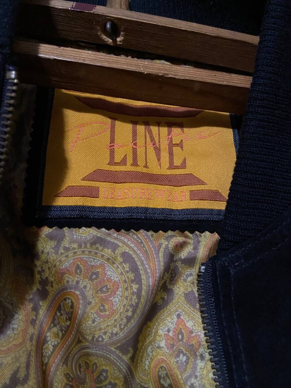 замшевий бомбер від line