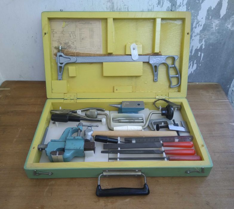 Набор слесарного инструмента ЮНЫЙ ТЕХНИК Тиски Наковальня СССР ЧИЗ