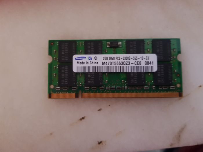 Memórias para portátil 12 DDR2 e 2 DDR3