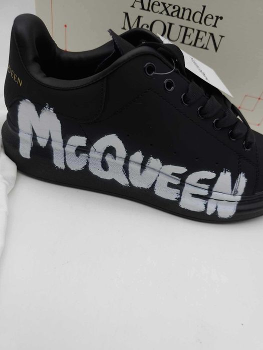 Sapatilhas de qualidade excelente todas pretas