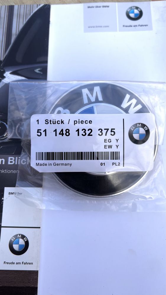 Emblemat logo BMW czarny / niebieski E46 E60 E90 znaczek 82 mm 74 mm