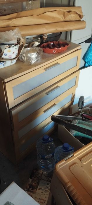 comoda de 4 gavetas usada