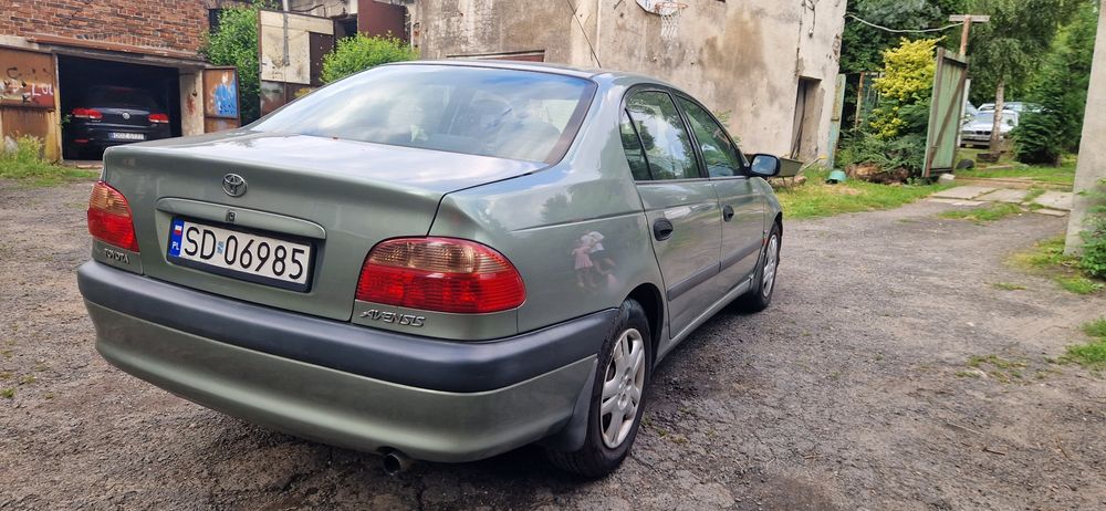 Toyota Avensis 1.6 vvti limuzyna
