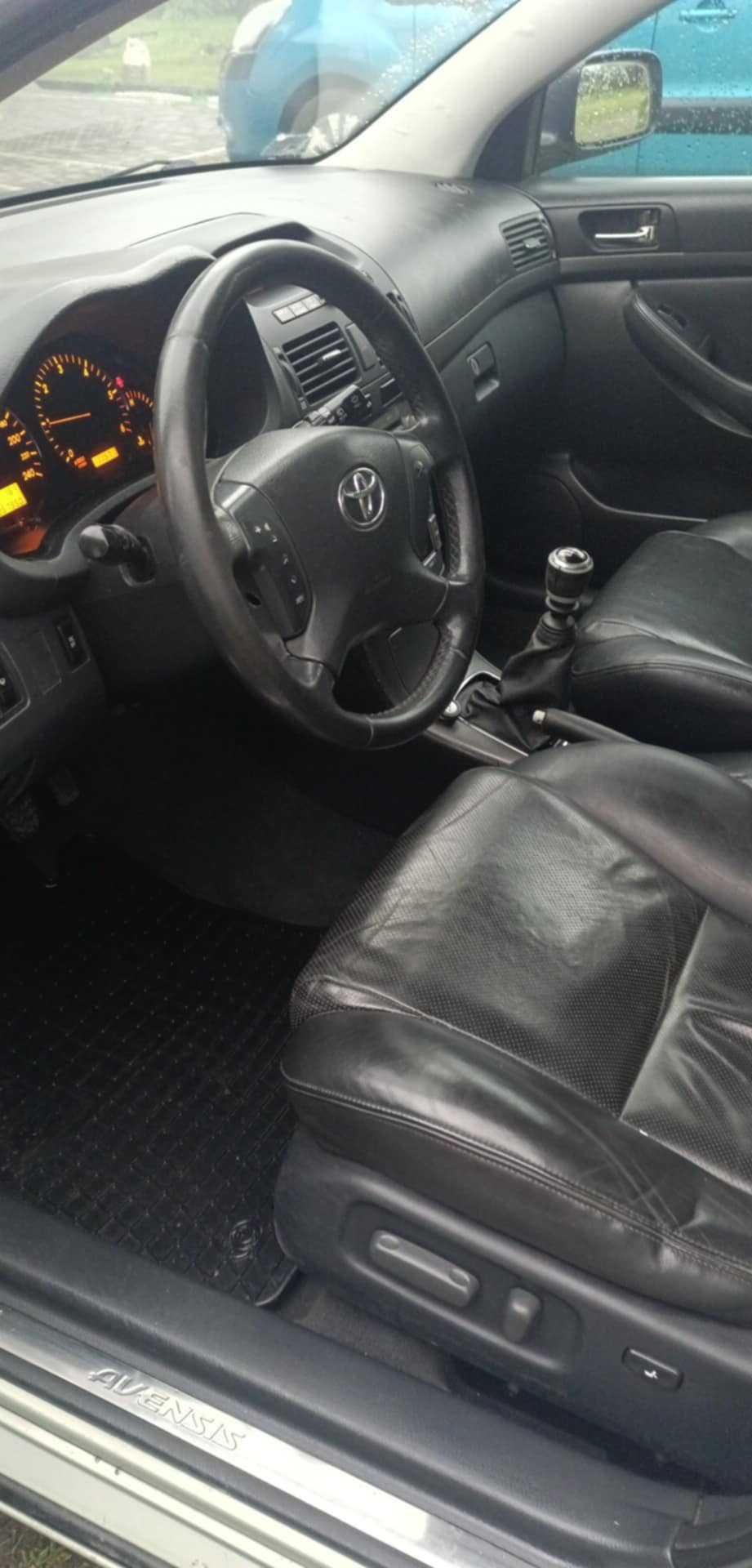 Toyota Avensis 2.2 D-cat  177km 2005