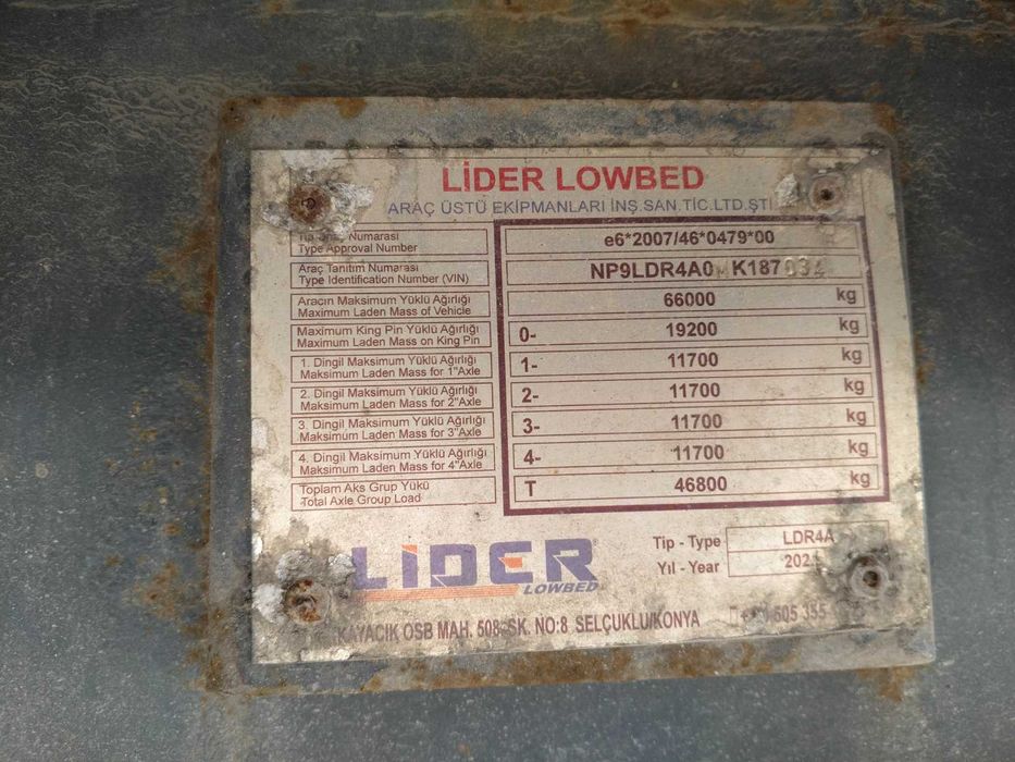 Naczepa niskopodwoziowa 4-osiowa