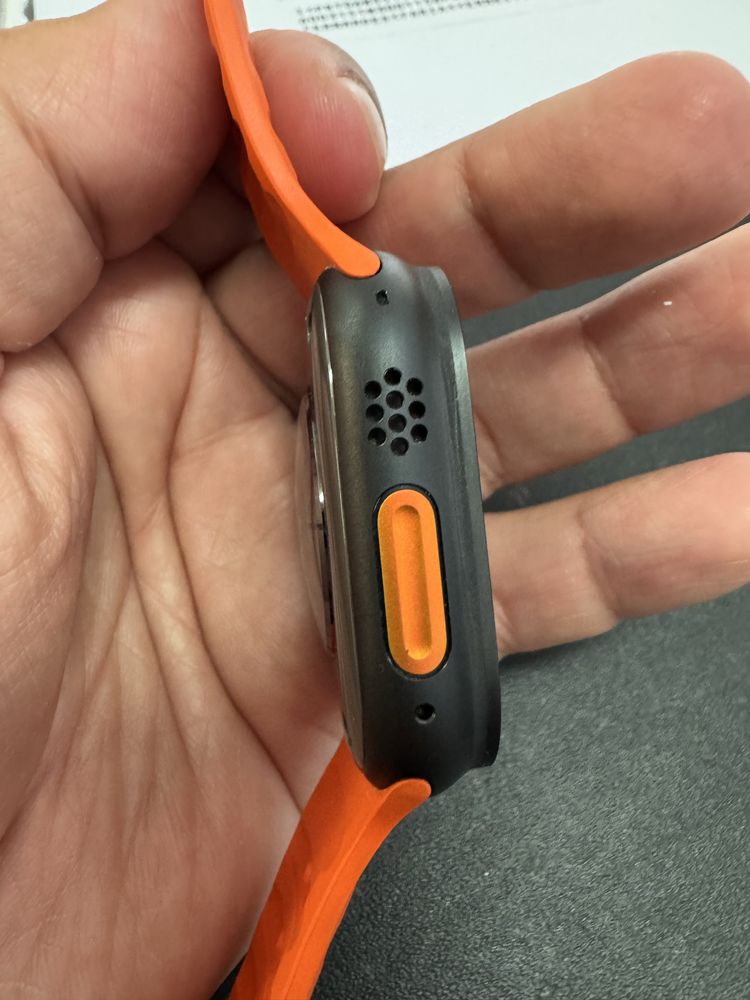 Apple watch Ultra 2 black titanium