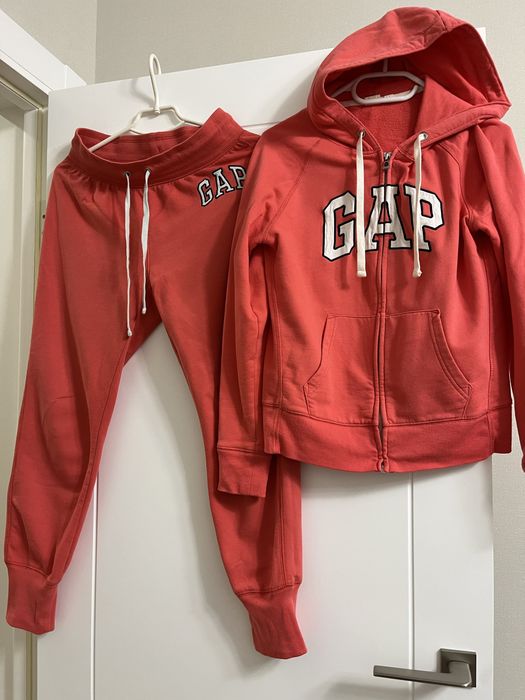 Продам своі фірмові костюми , не секенд,