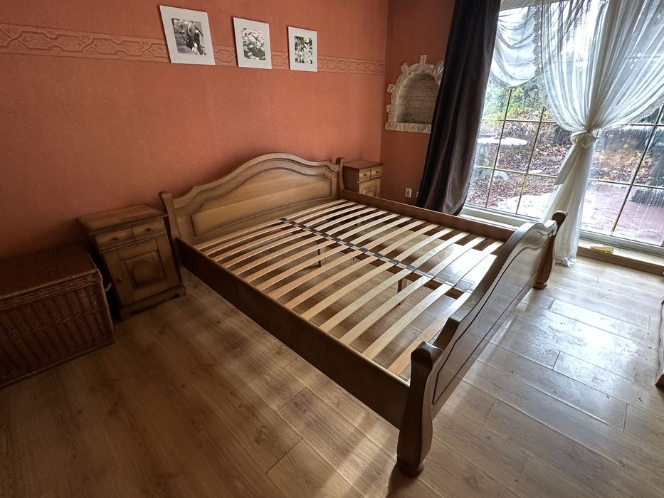 Stylowa sypialnia z drewna dąb