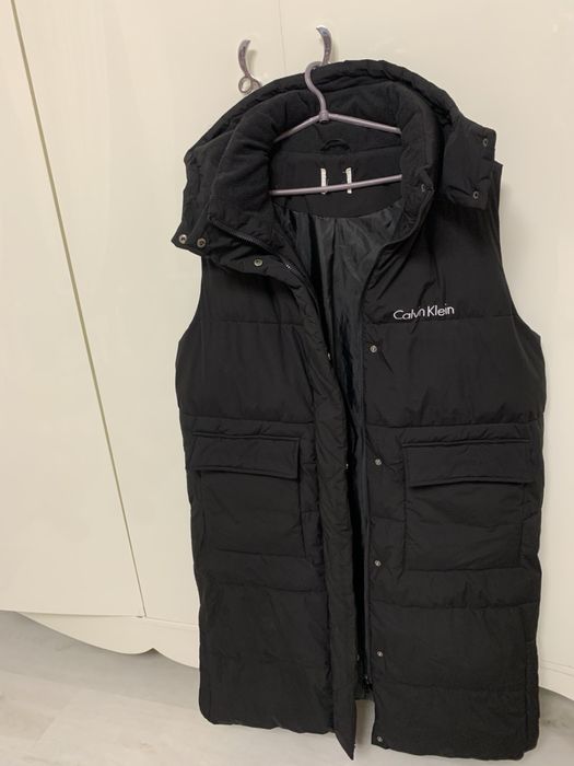 Calvin Klein 50-56 розміру жилетка пуховик чорний пальто куртка довга