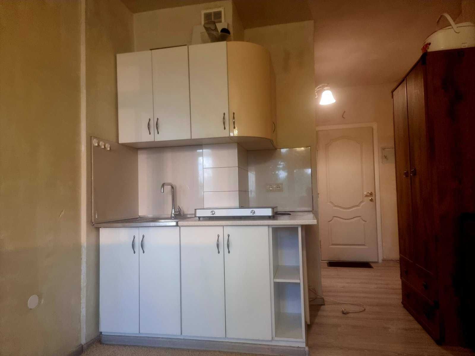 Продаж квартири по вул. Жамбила Жабаєва, 22 метро Сирець