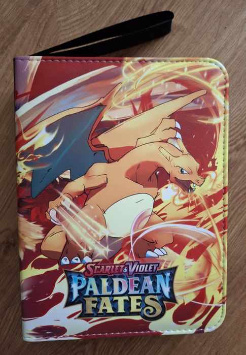 Skórzany album plus 360 kart pokemon