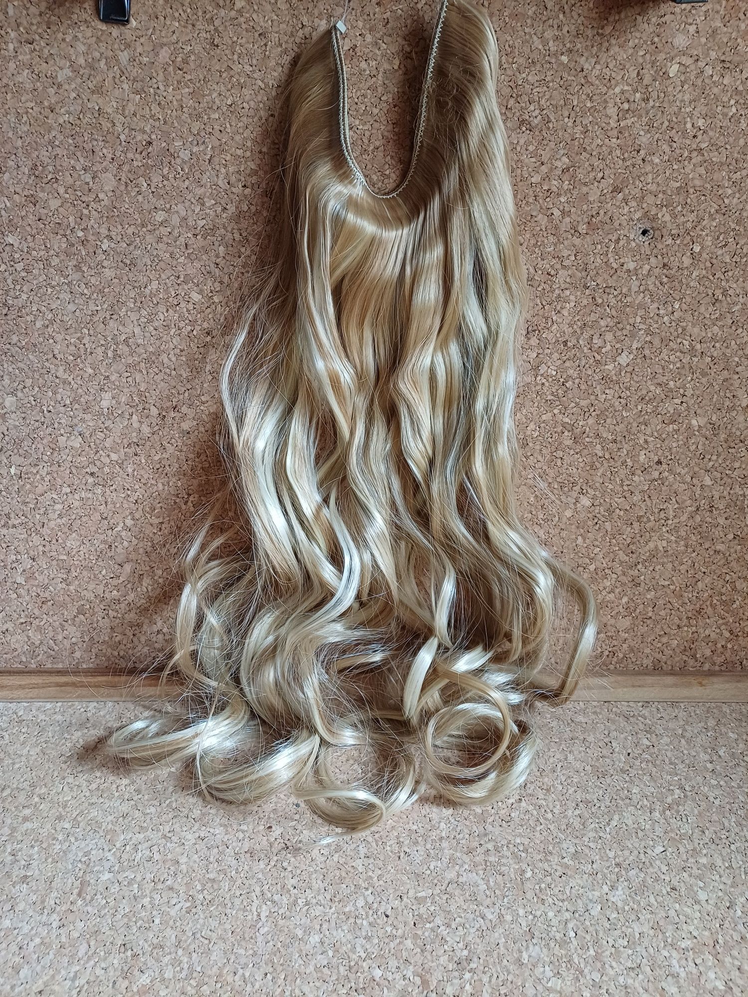 Extensão de cabelo comprido, com elástico. Novo.