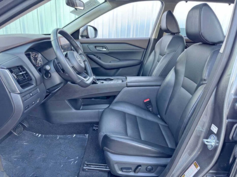 Nissan Rogue SV      2022