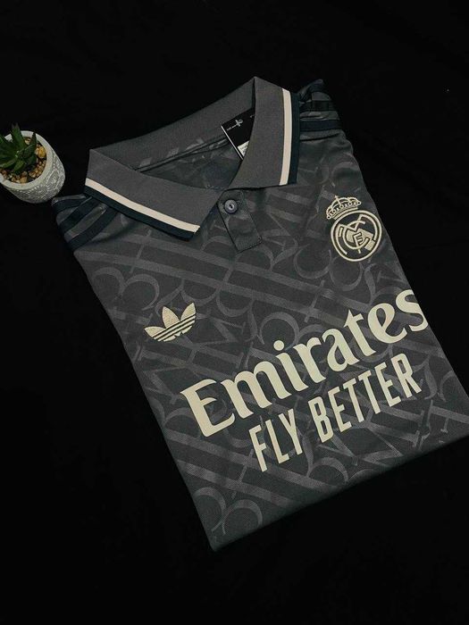 Camisola III Real Madrid nunca usada