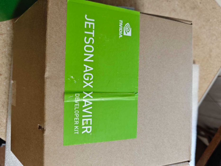 Komputer AI dla programistów video NVIDIA Jetson AGX Xavier (32 GB).
