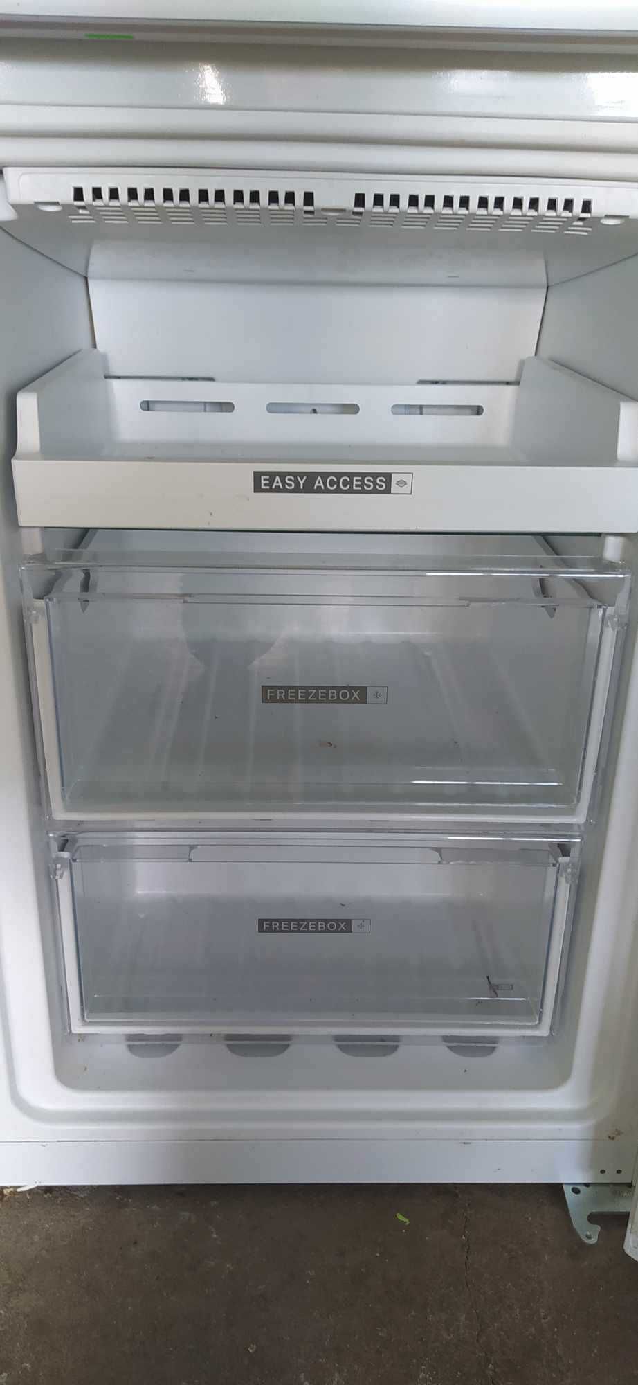 Lodówka WHIRLPOOL W7 821O W NoFrost