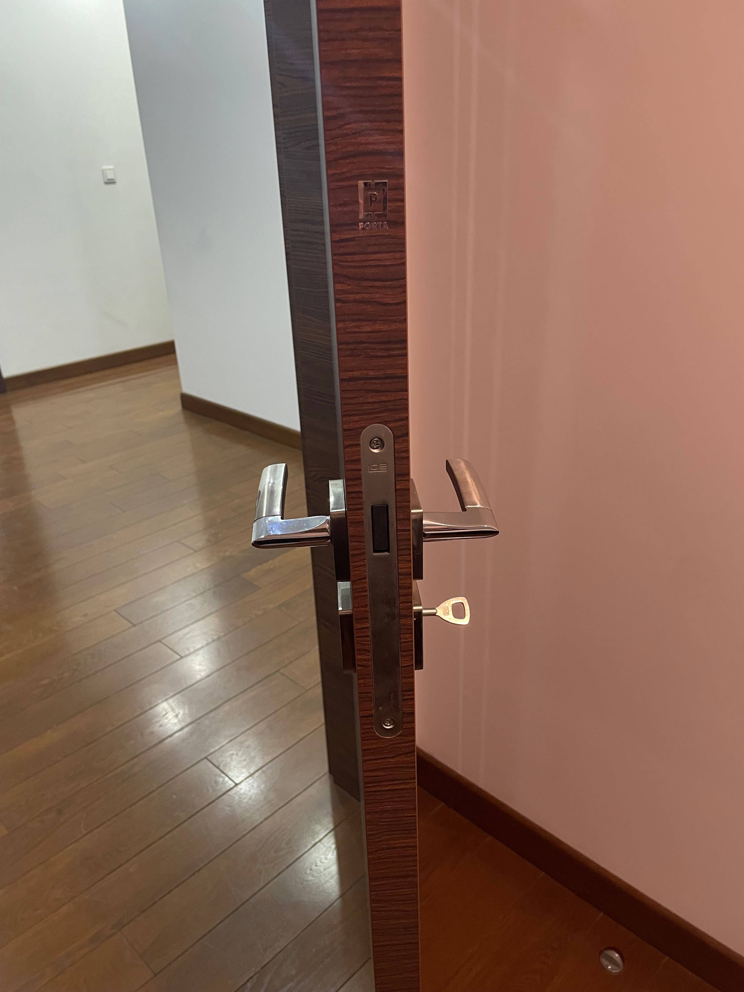 3 szt. drzwi Porta z ościeżnicą za 200 zl lub jedna para za 100 zl