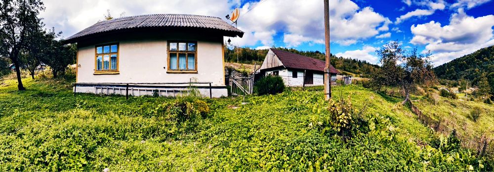 Мальовнича украінська хатина.Бізнес ідея для відпочинку. Земля в горах
