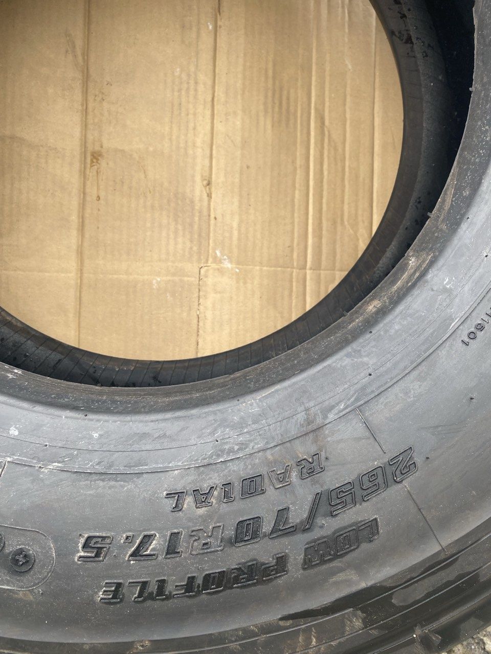 Продам резину BRIDGESTONE 265 70 17.5