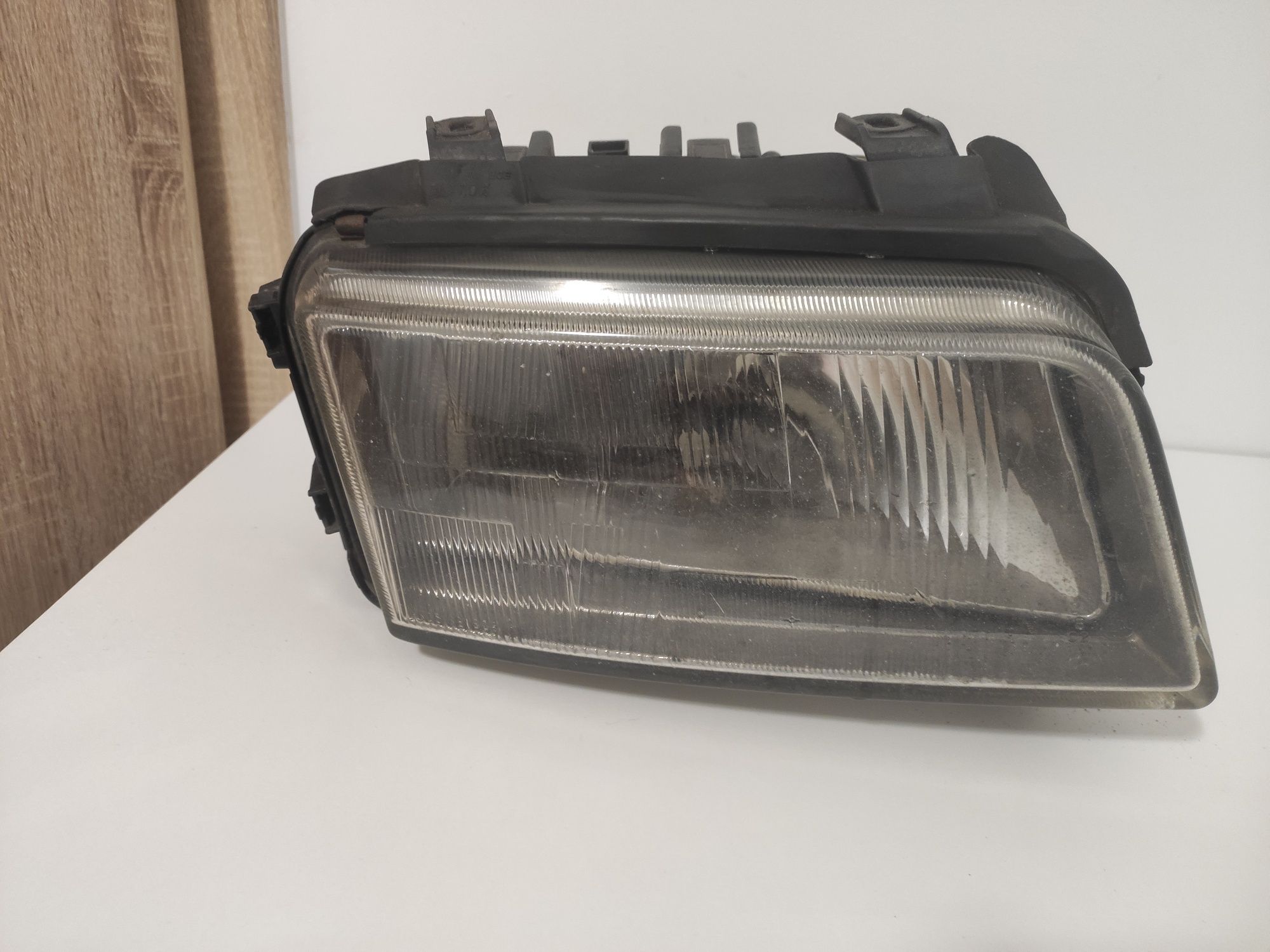 Lampa/reflektor przód prawa do Audi A4b5