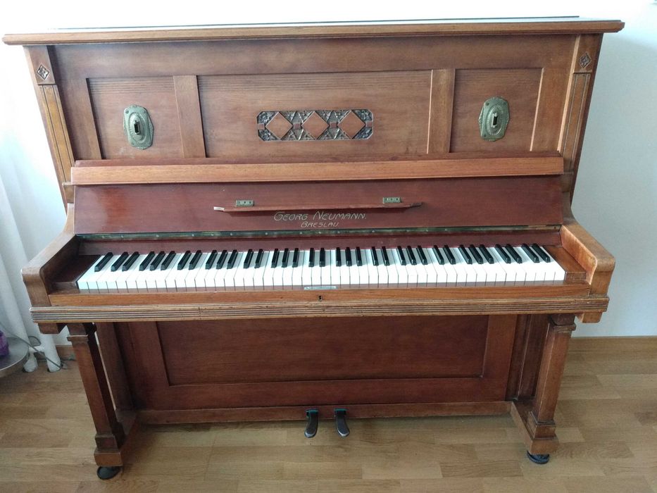 Pianino używane Georg Neumann