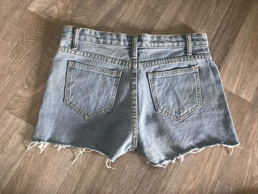 Крутые джинсовые шорты