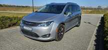 Chrysler Pacifica Limited jasny środek felgi 20 szklany dach ZAREZERWOWANA