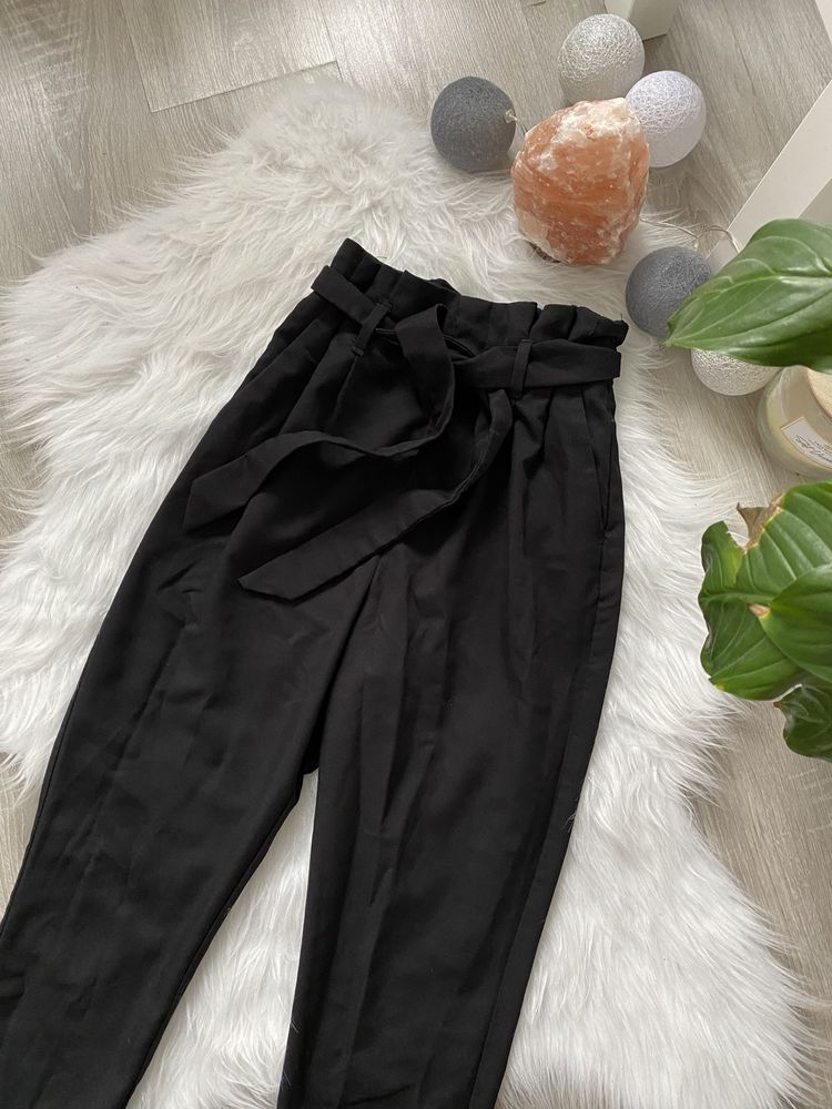 Eleganckie czarne spodnie H&M XS w kantkę garniturowe