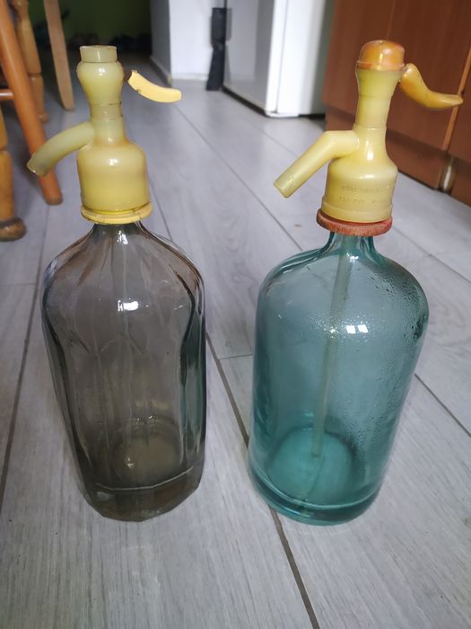 Szklany syfon z okresu PRL-u. Kolekcja. 2- szt.
