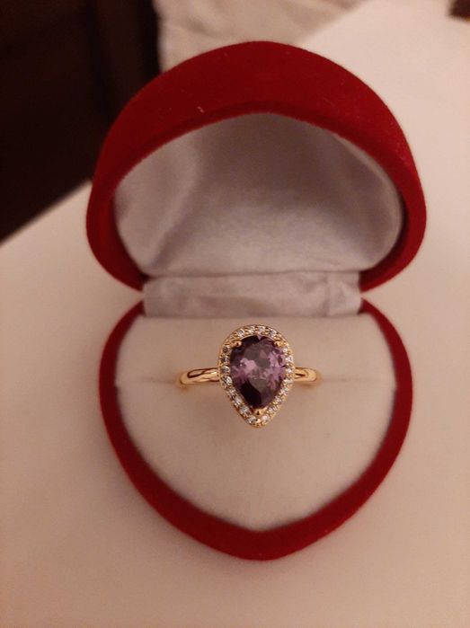 Piękny pierścionek