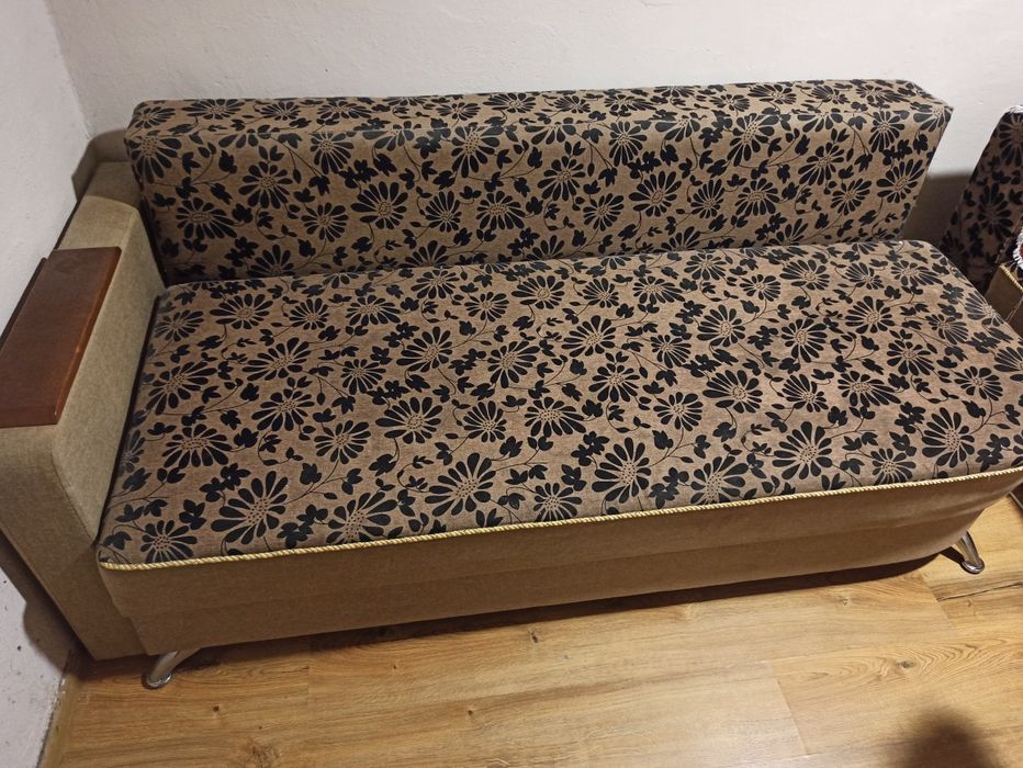 Диван розкладний 2 штуки в хорошому стані