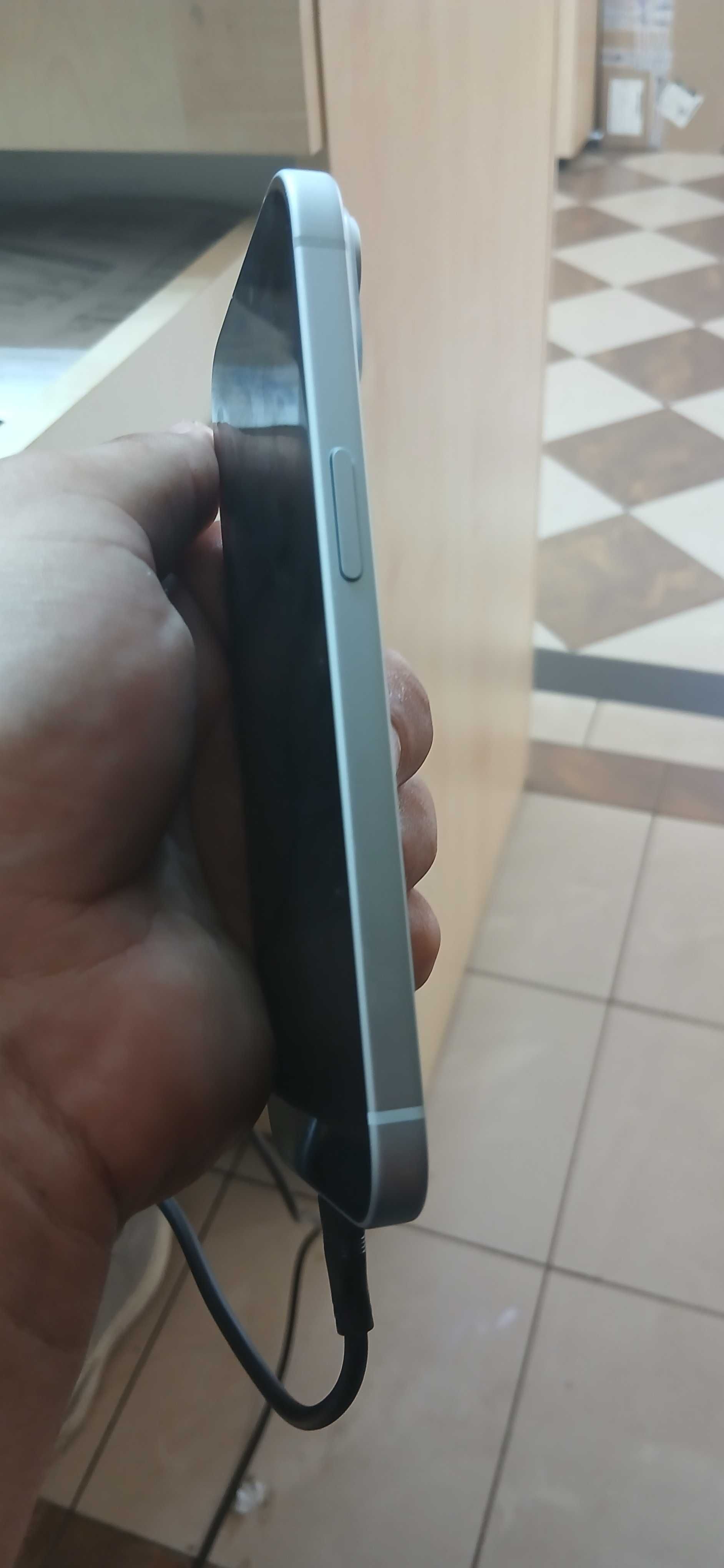 Iphone 15 128gb blue оригінал, з заводськими пломбами акб 100