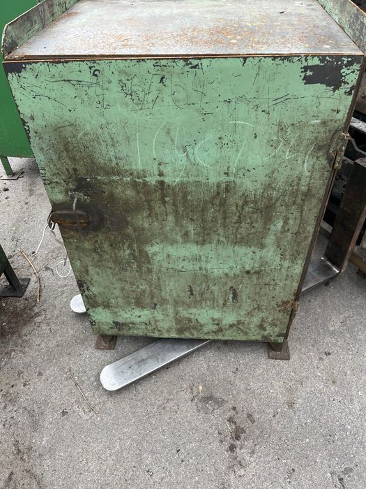 Шафа металева для одягу шкаф