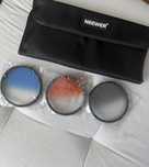 Conjunto de 3 filtros da marca Neewer: azul, vermelho e cinza