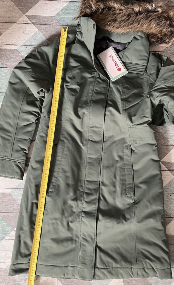 Зимниее пуховое пальто Marmot p.XS зеленое