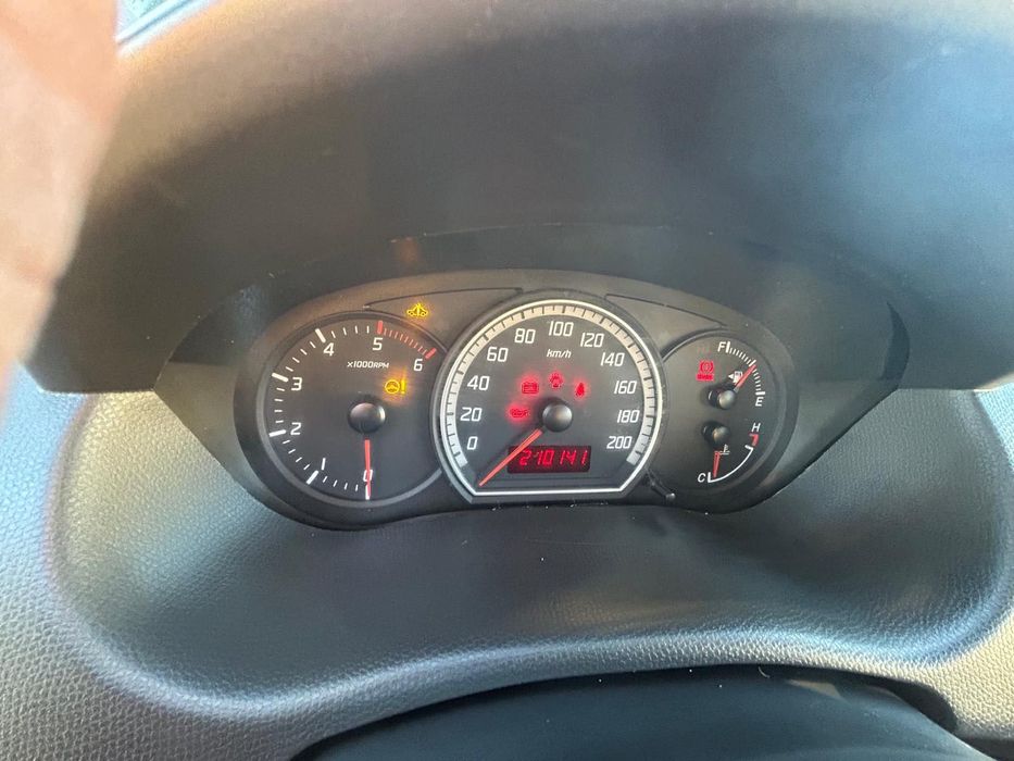 Suzuki Swift 210000km 2008