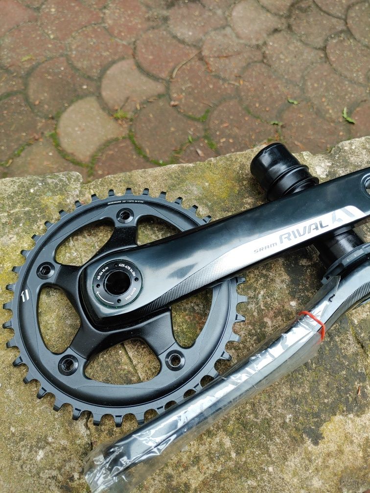 Mechanizm korbowy sram rival 38t 172,5 długość ramienia.. Nowe