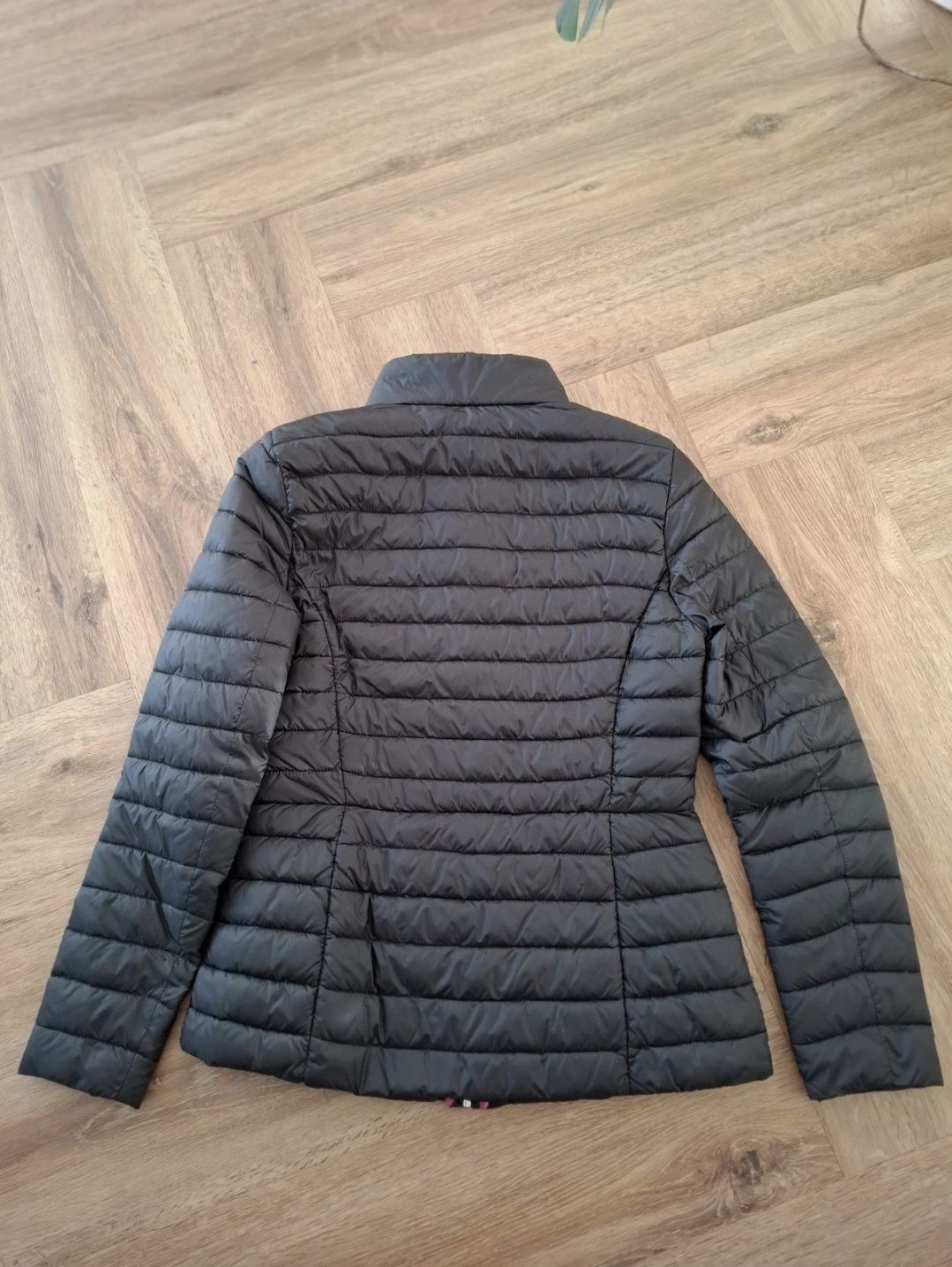 Czarna ciepła lekka puchowa kurtka pikowana down jacket S/36