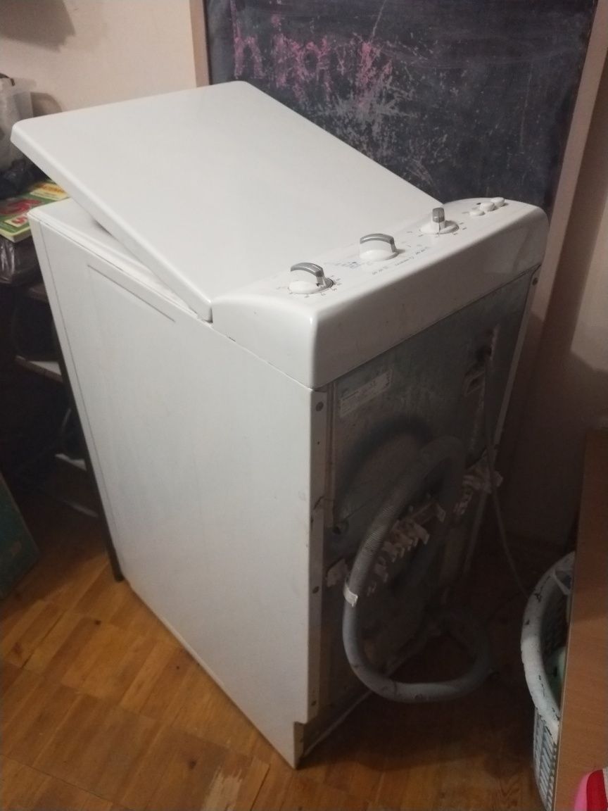 Пралка Elektrolux