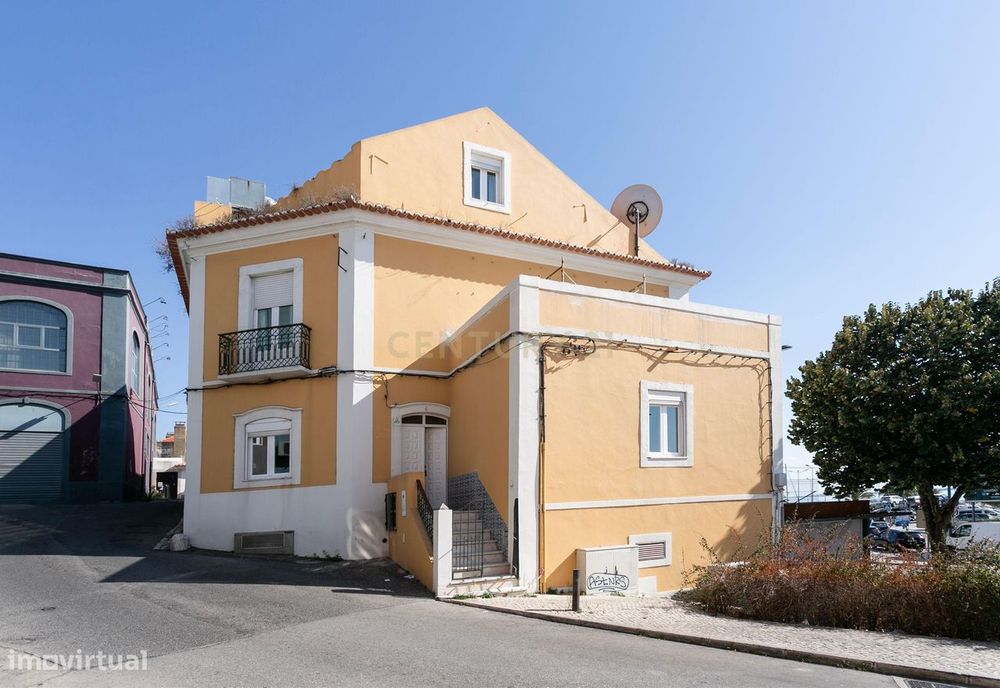 Espectacular Apartamento T3, na Avenida Luisa Todi com vista para Trói