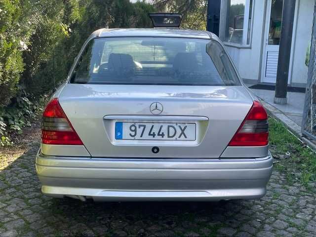 MERCEDES BENZ C180 SPORT BOM ESTADO PARA PEÇAS OU CIRCULAR