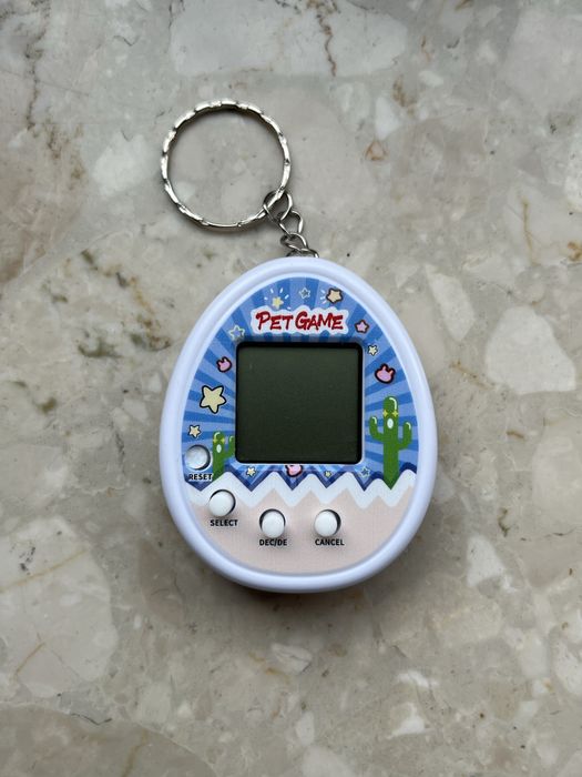 Tamagotchi białe