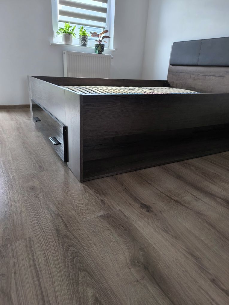 Łóżko 160x200...