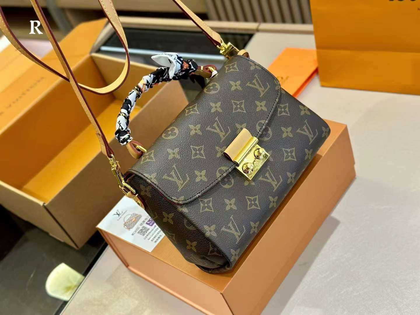 Bolsa feminina novo Louis Vuitton