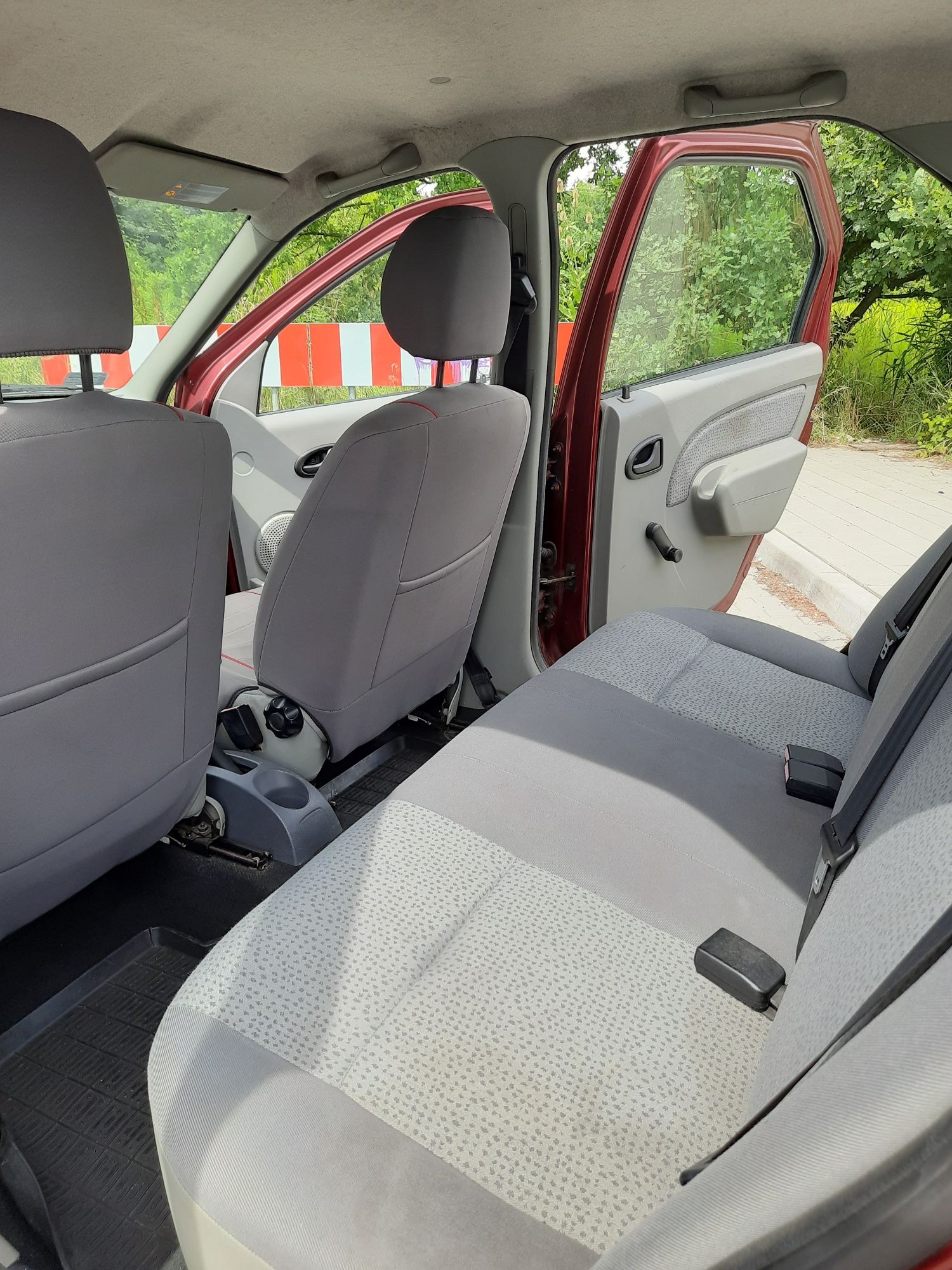 Dacia Logan 2005