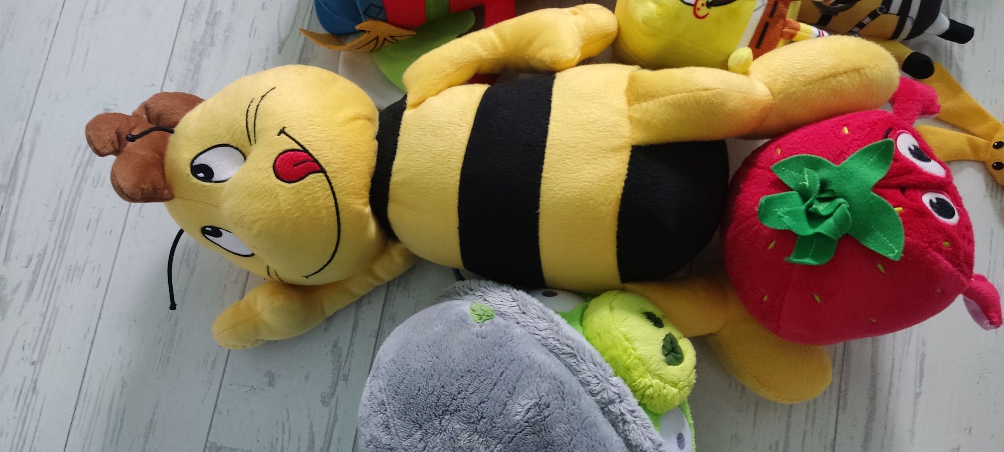 Pluszowe zabawki, Pszczółka Gucio, Zinks, Angry Birds, Minionki