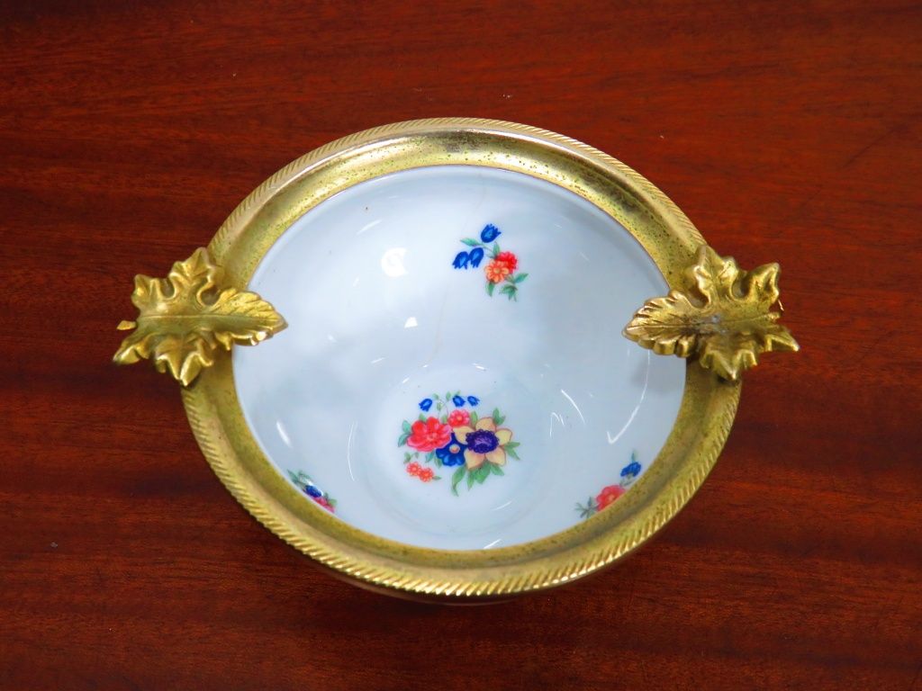 Tacinha de Limoges.
