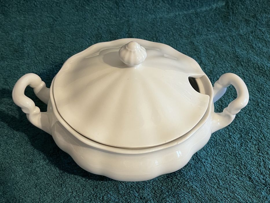 Zestaw Ćmielów Waza plus sosjerka.