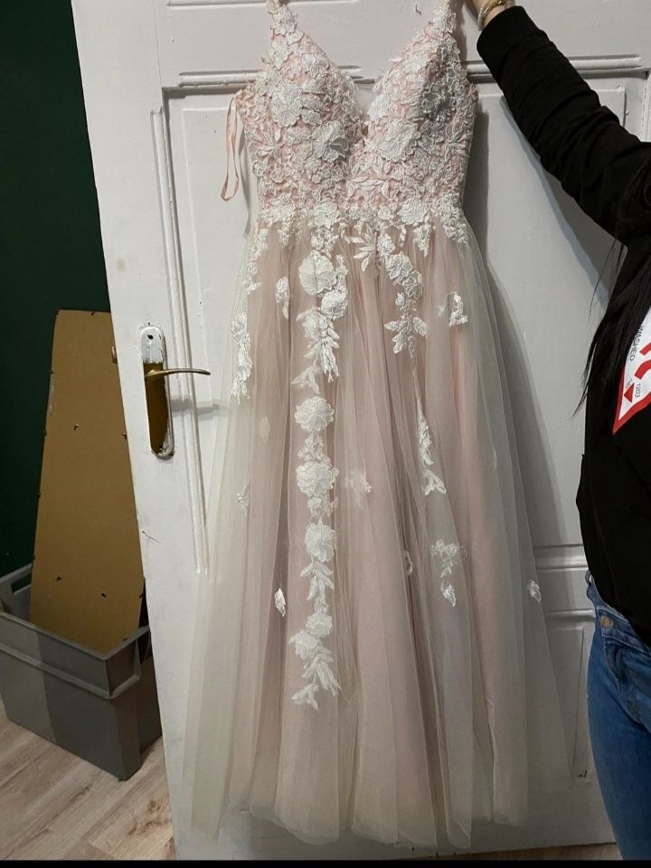 Suknia ślubna rozmiar s
