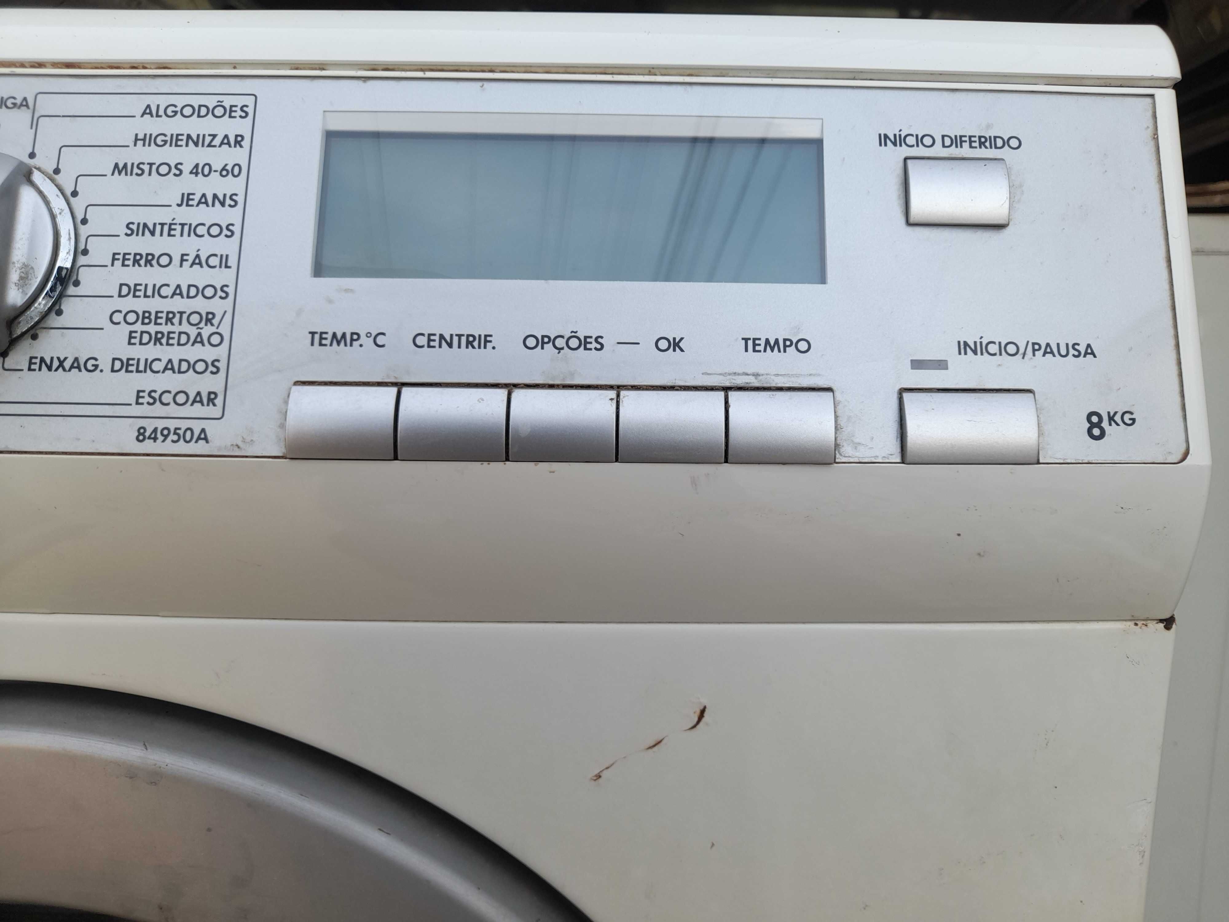 maquina de roupa AEG 8 quilos smi nova sem qualquer problema